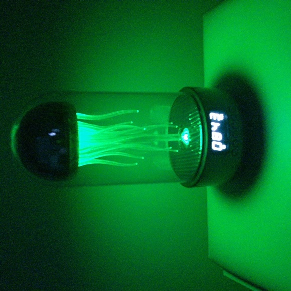 Bluetooth Speaker Mechanical Motion Jellyfish Lights - Picture 15 of 16